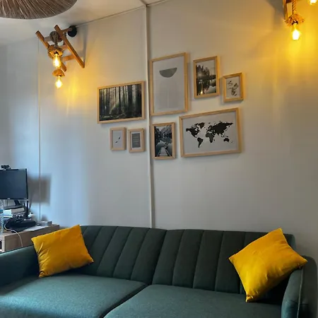 Un A Cote De La Cite Florale *