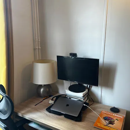 דירה Un A Cote De La Cite Florale *