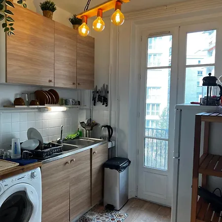 Un A Cote De La Cite Florale *