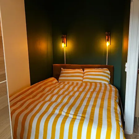 Un A Cote De La Cite Florale Апартаменты *