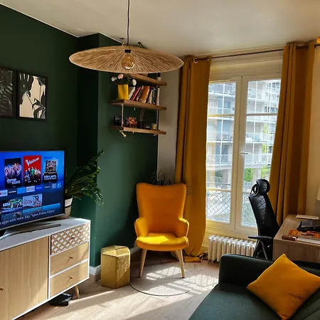Un A Cote De La Cite Florale Апартаменты *