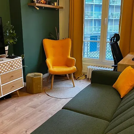 Апартаменты Un A Cote De La Cite Florale