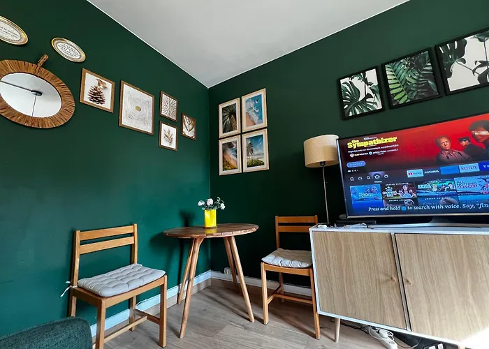 Appartement Un à Côté De La Cité Florale *
