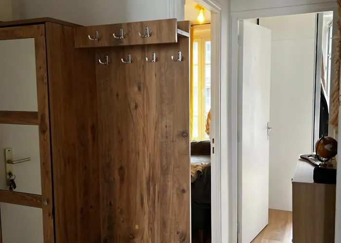 Appartement Un à Côté De La Cité Florale *