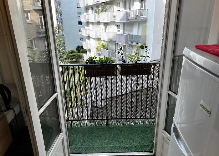 Un à Côté De La Cité Florale *
