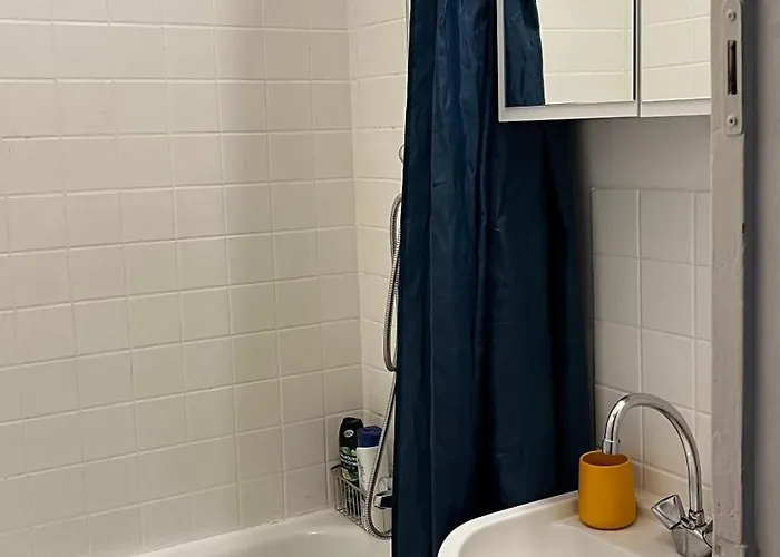 Appartement Un à Côté De La Cité Florale *